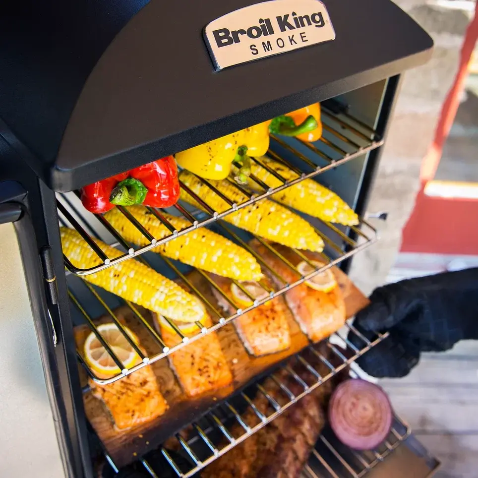 Коптильня угольная вертикальная Broil King VERTICAL CHARCOAL SMOKER