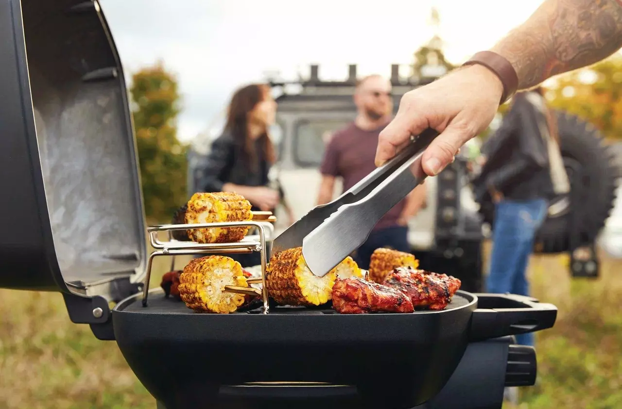 Мобильный газовый гриль Napoleon TravelQ PRO 285X Phantom