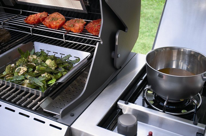Гриль газовый Weber Summit S-670, GBS, нержавеющая сталь.