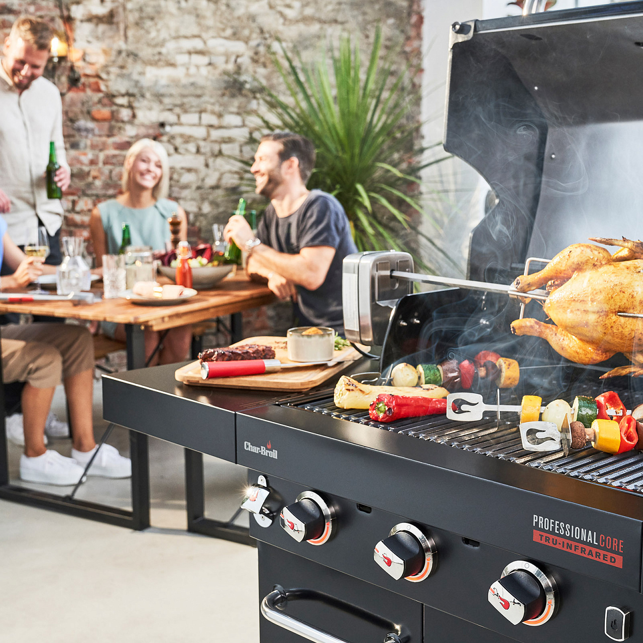 Газовый гриль Char-Broil Professional CORE 3B