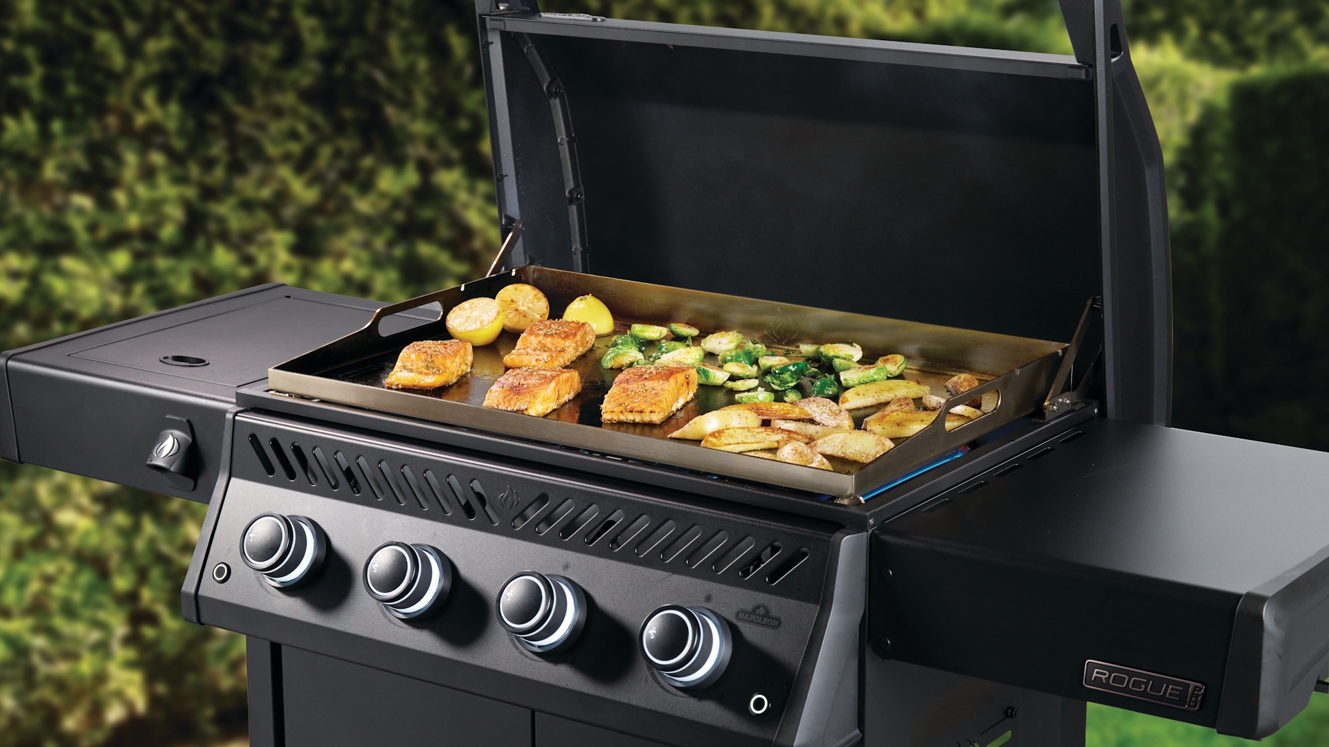 Napoleon Rogue® PRO Phantom 30 Inch Griddle