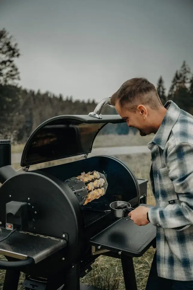 Гриль пеллетный Broil King REGAL PELLET 500